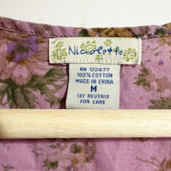 Nicolette Women Medium Purple Cropped Tank Top Blouse Flowy Ruffled Lace Floral - Picture 2 of 4